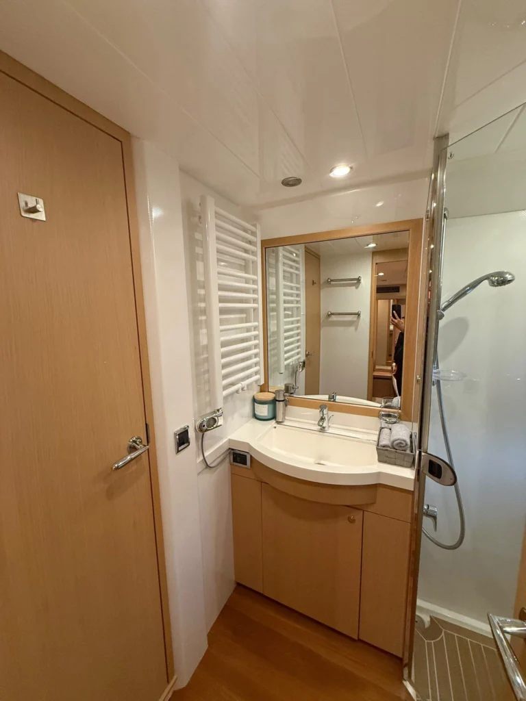 Guest bathroom with shower