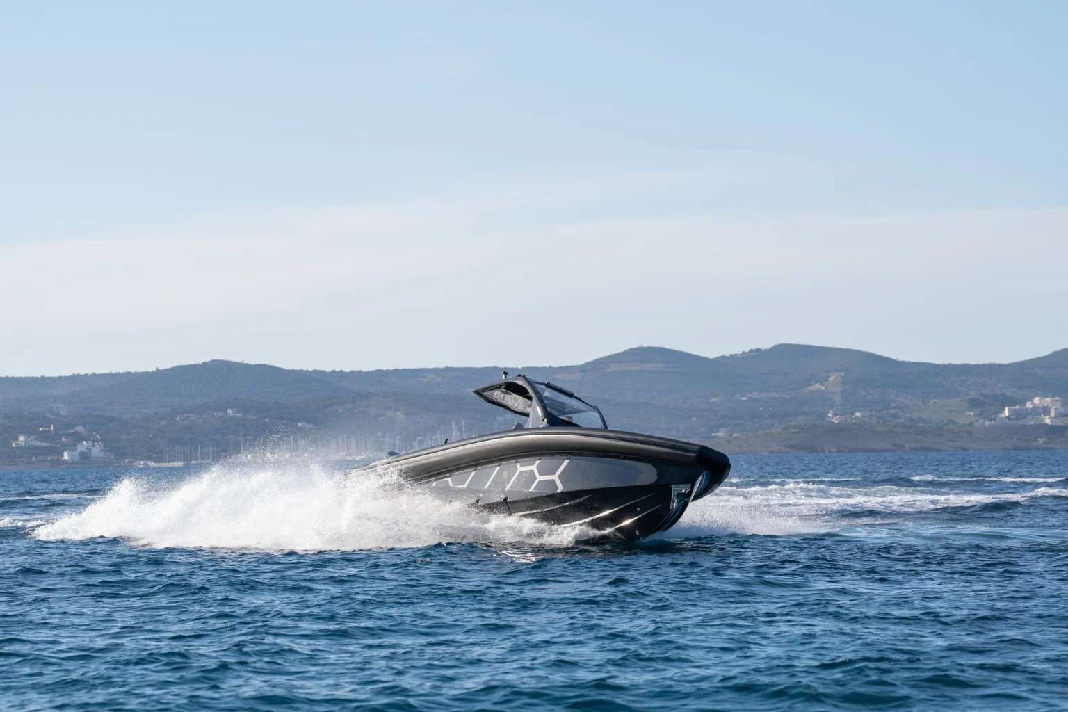 SKIPPER ACE 360 — The next generation of performance RIBs
